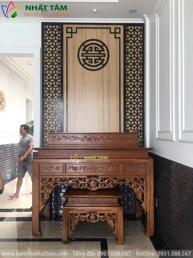 Bàn thờ hiện đại hai tầng