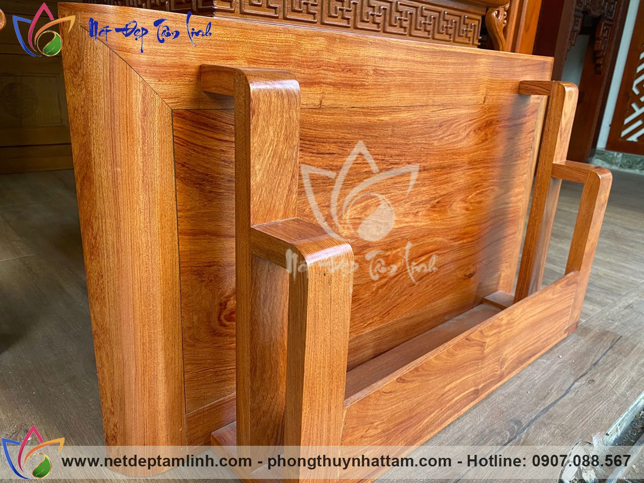 Mẫu bàn thờ treo tường gỗ Hương