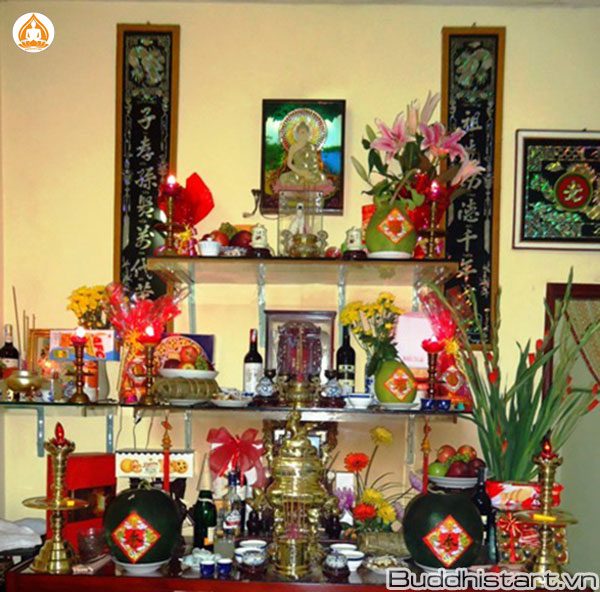 [Giải đáp] Có nên treo ảnh Phật trên bàn thờ gia tiên?