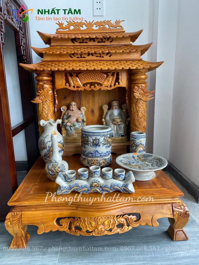 bàn thờ Thần tài Ông địa tại Đà Nẵng