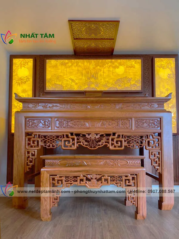 Mẫu phòng thờ sử dụng tranh trúc chỉ và bàn thờ gỗ hương đỏ