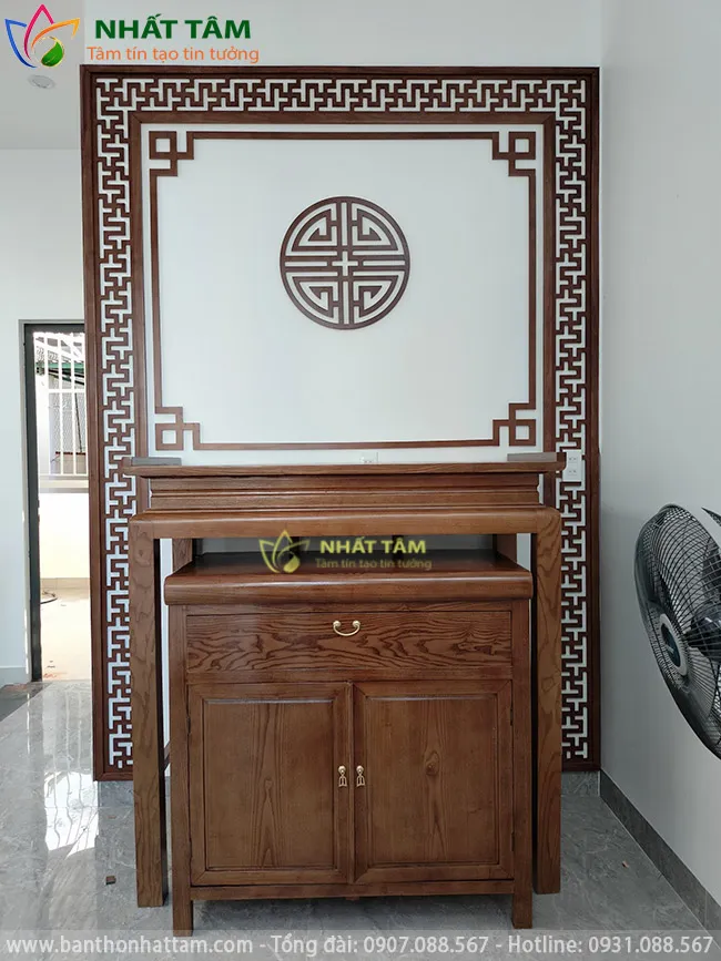 bàn tho đứng hiện đại mẫu đơn giản