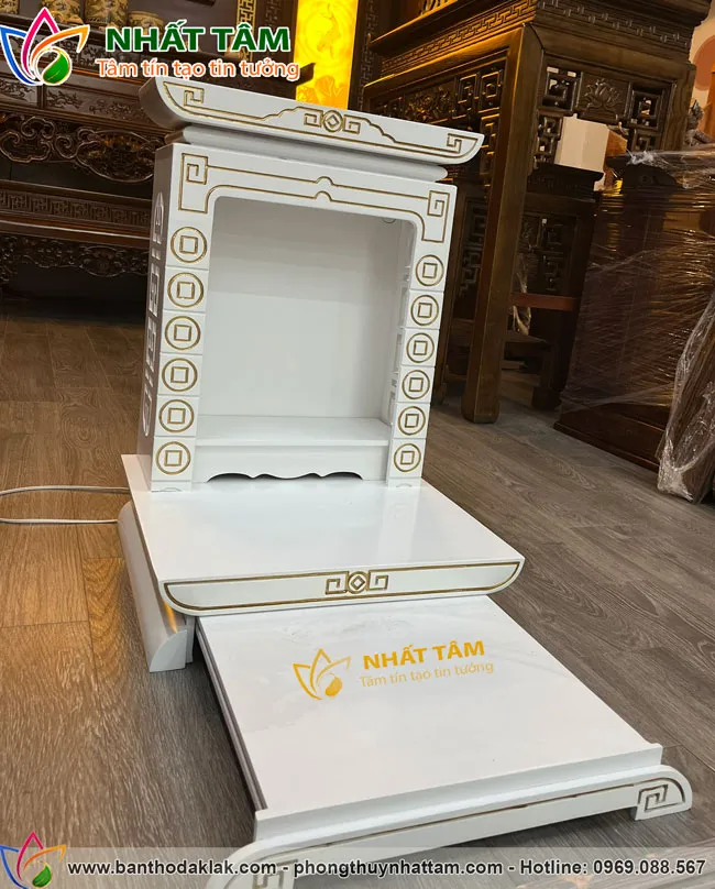 Bàn thờ thần tài màu trắng
